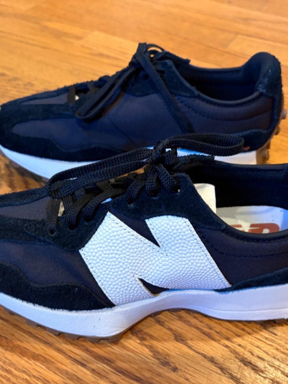 New Balance 327 Sneakers - Picture 2 of 6